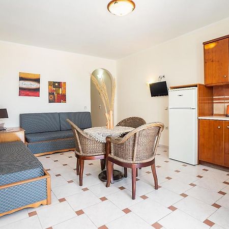 Livadia Beach Suite エクステリア 写真