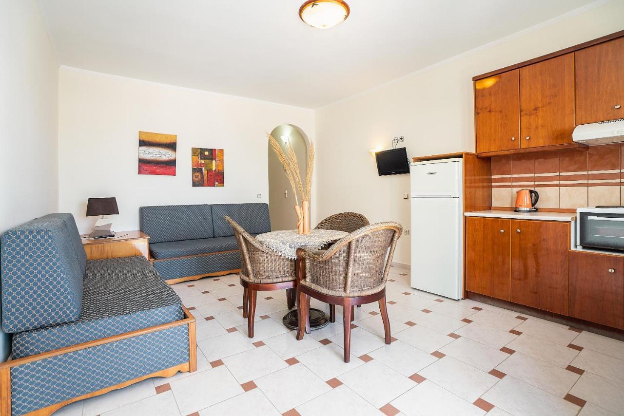 Livadia Beach Suite エクステリア 写真