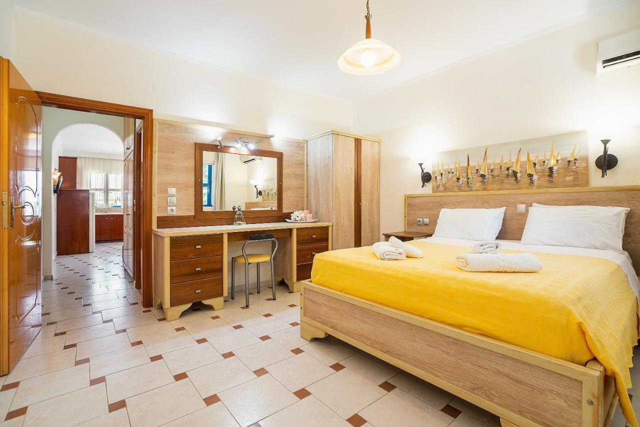 Livadia Beach Suite エクステリア 写真